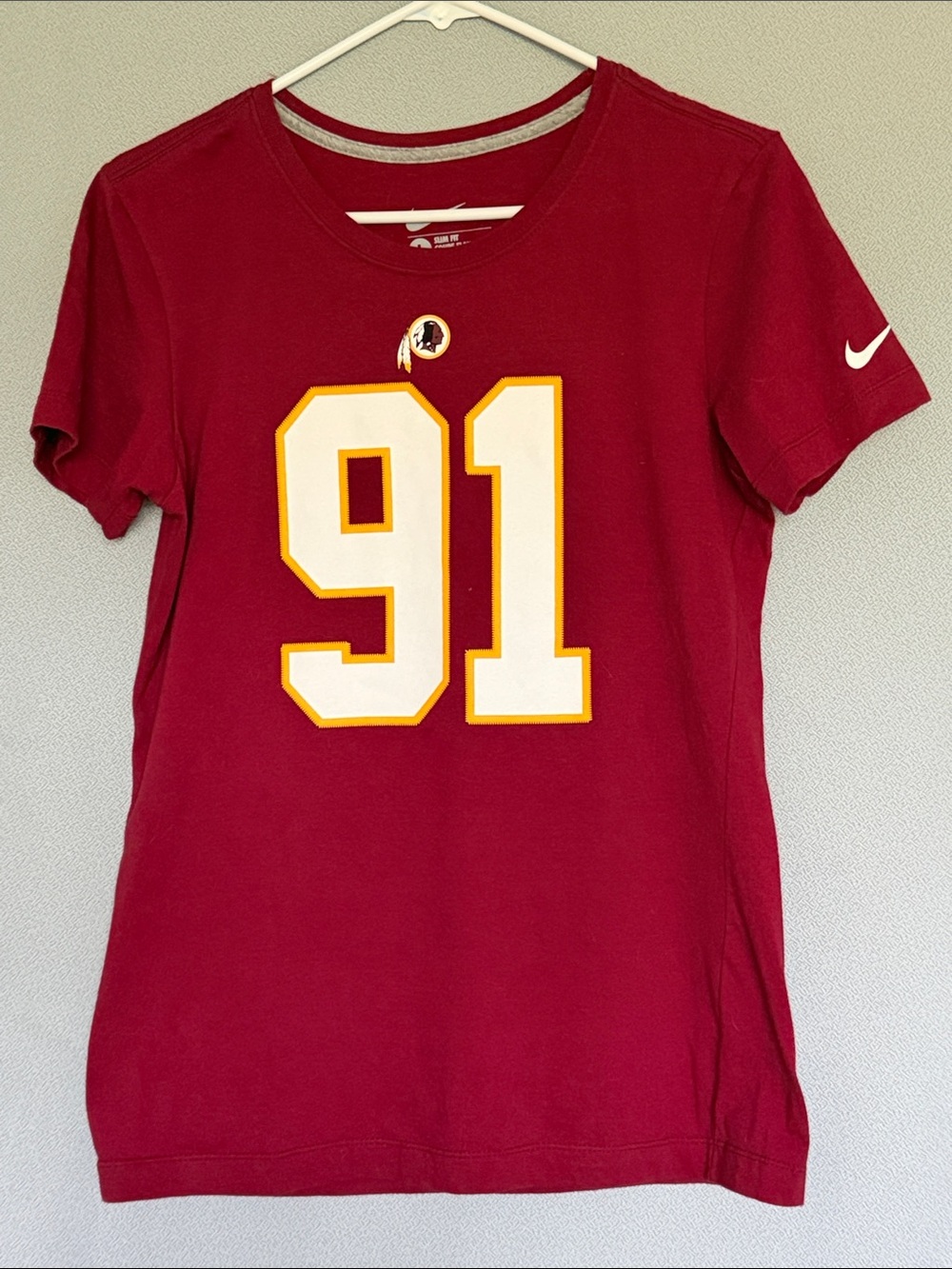Redskins Slim Fit Jersey Look Short Sleeve Tee- Women’s size LG Ryan Kerrigan 91